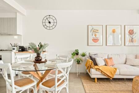 Coastal 2-bed Near Deewhy